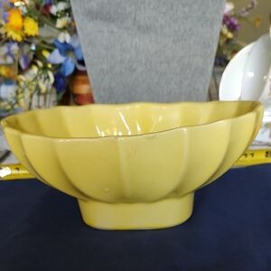 Vintage Yellow Cookstone Pottery USA Planter CP 3208